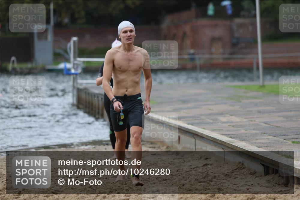 13.09.2026 - Stadtparktriathlon Mo-Foto http://msf.ph/oto/10246280 13.09.2026 12:35:38 Schwimmen 1199, 1209, 1211 meine-sportfotos.de