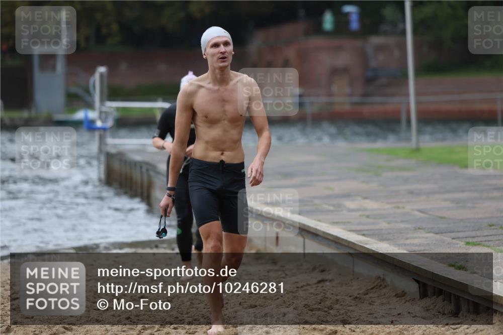 13.09.2026 - Stadtparktriathlon Mo-Foto http://msf.ph/oto/10246281 13.09.2026 12:35:39 Schwimmen 1199, 1209, 1211 meine-sportfotos.de