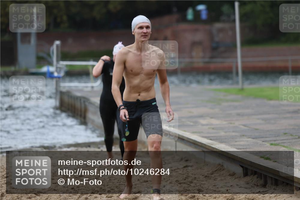 13.09.2026 - Stadtparktriathlon Mo-Foto http://msf.ph/oto/10246284 13.09.2026 12:35:39 Schwimmen 1199, 1209, 1211 meine-sportfotos.de