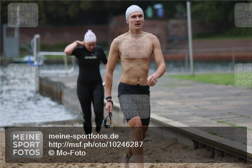 13.09.2026 - Stadtparktriathlon Mo-Foto http://msf.ph/oto/10246287 13.09.2026 12:35:40 Schwimmen 1199, 1211 meine-sportfotos.de
