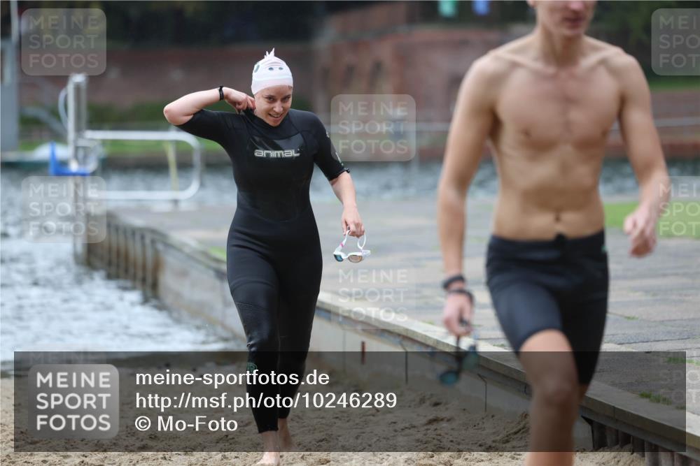13.09.2026 - Stadtparktriathlon Mo-Foto http://msf.ph/oto/10246289 13.09.2026 12:35:41 Schwimmen 1199, 1211 meine-sportfotos.de