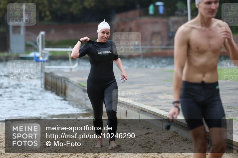 13.09.2026 - Stadtparktriathlon Mo-Foto http://msf.ph/oto/10246290 13.09.2026 12:35:41 Schwimmen 1199, 1211 meine-sportfotos.de