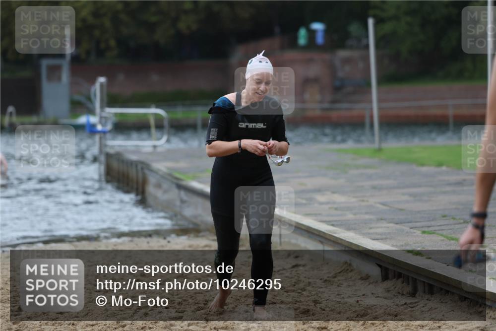 13.09.2026 - Stadtparktriathlon Mo-Foto http://msf.ph/oto/10246295 13.09.2026 12:35:42 Schwimmen 1199, 1211 meine-sportfotos.de
