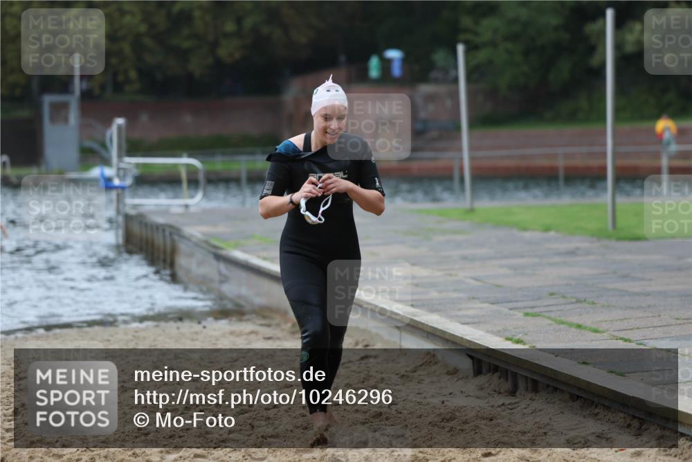 13.09.2026 - Stadtparktriathlon Mo-Foto http://msf.ph/oto/10246296 13.09.2026 12:35:42 Schwimmen 1199, 1211 meine-sportfotos.de