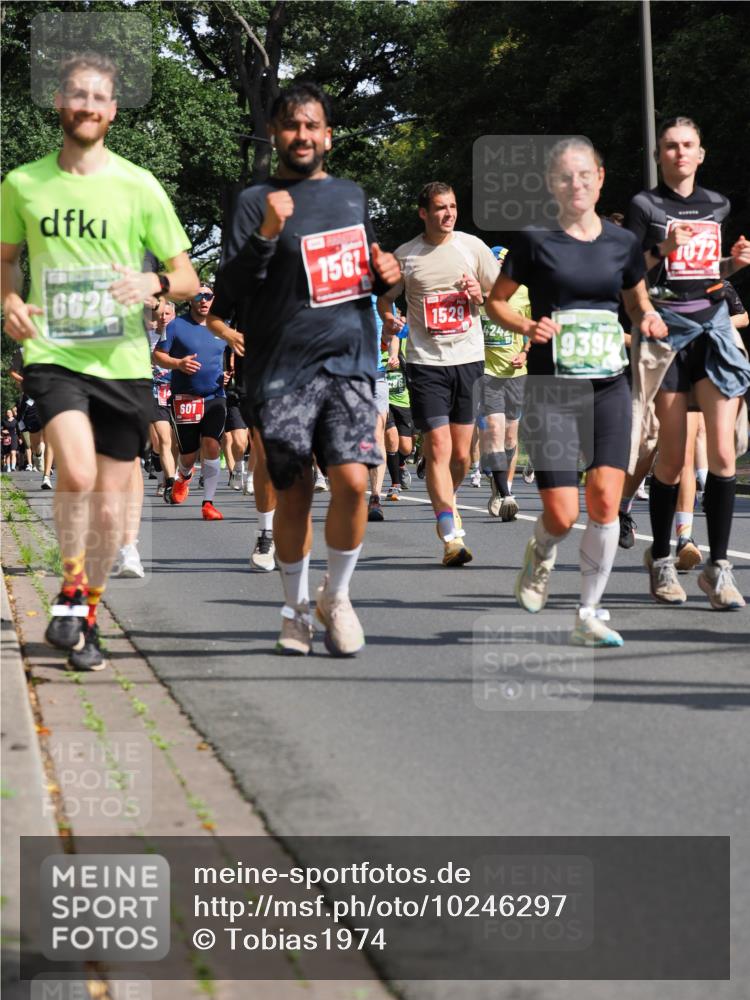13.09.2026 - 21. swb-Marathon Bremen TobiasT http://msf.ph/oto/10246297 13.09.2026 12:00:53 Laufen 6626, 1561, 601, 1529, 24, 9394, 1072 meine-sportfotos.de