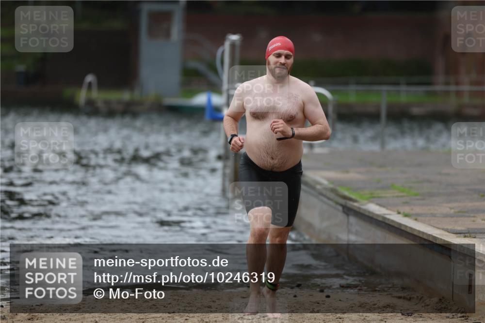 13.09.2026 - Stadtparktriathlon Mo-Foto http://msf.ph/oto/10246319 13.09.2026 12:36:01 Schwimmen 1230 meine-sportfotos.de