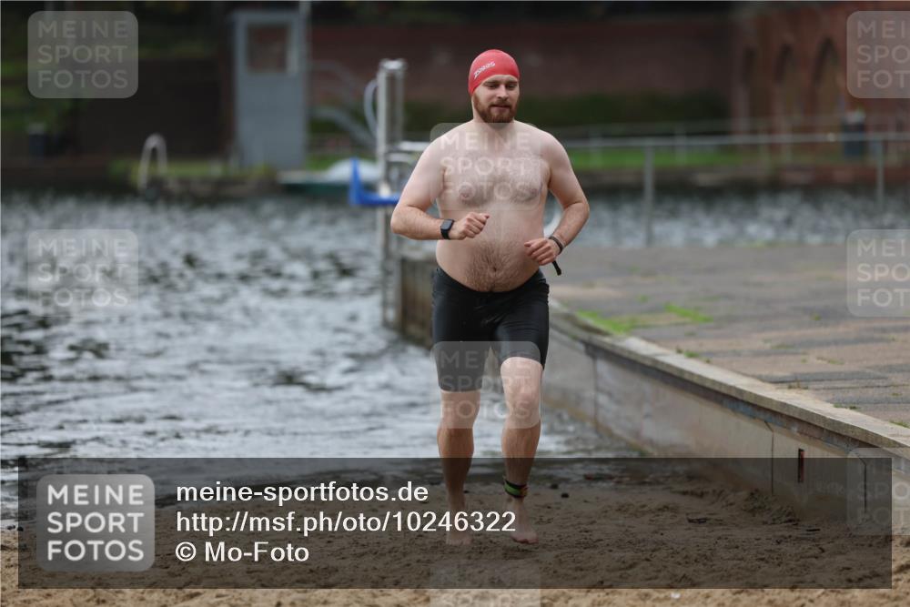 13.09.2026 - Stadtparktriathlon Mo-Foto http://msf.ph/oto/10246322 13.09.2026 12:36:01 Schwimmen 1230 meine-sportfotos.de
