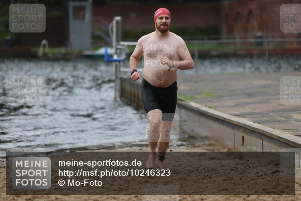 13.09.2026 - Stadtparktriathlon Mo-Foto http://msf.ph/oto/10246323 13.09.2026 12:36:01 Schwimmen 1230 meine-sportfotos.de