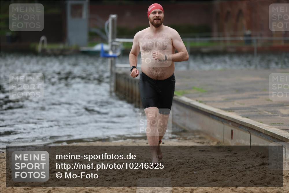 13.09.2026 - Stadtparktriathlon Mo-Foto http://msf.ph/oto/10246325 13.09.2026 12:36:02 Schwimmen 1230 meine-sportfotos.de