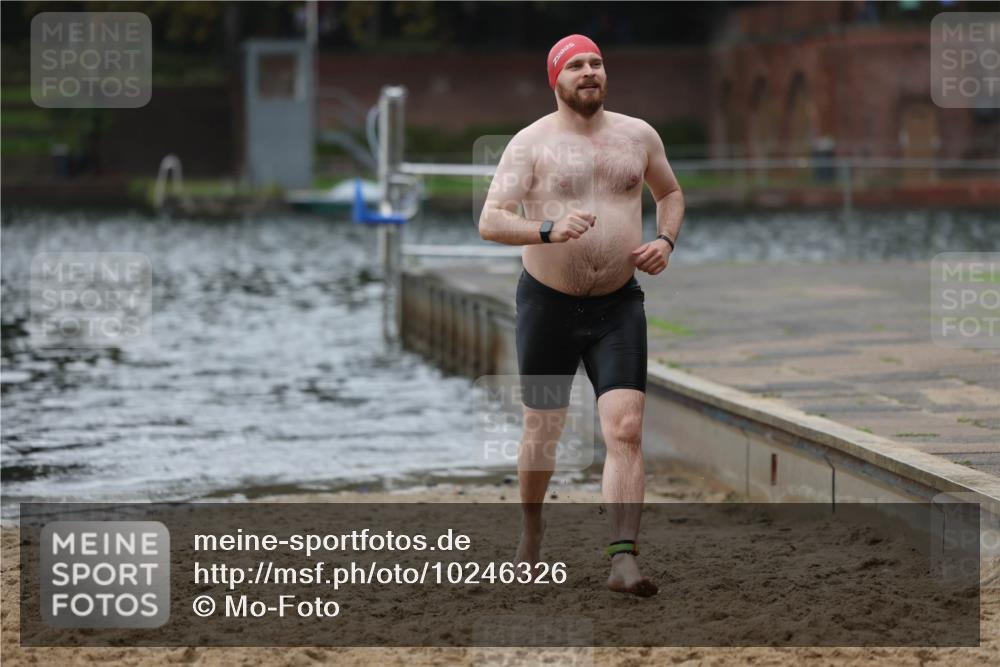 13.09.2026 - Stadtparktriathlon Mo-Foto http://msf.ph/oto/10246326 13.09.2026 12:36:02 Schwimmen 1230 meine-sportfotos.de
