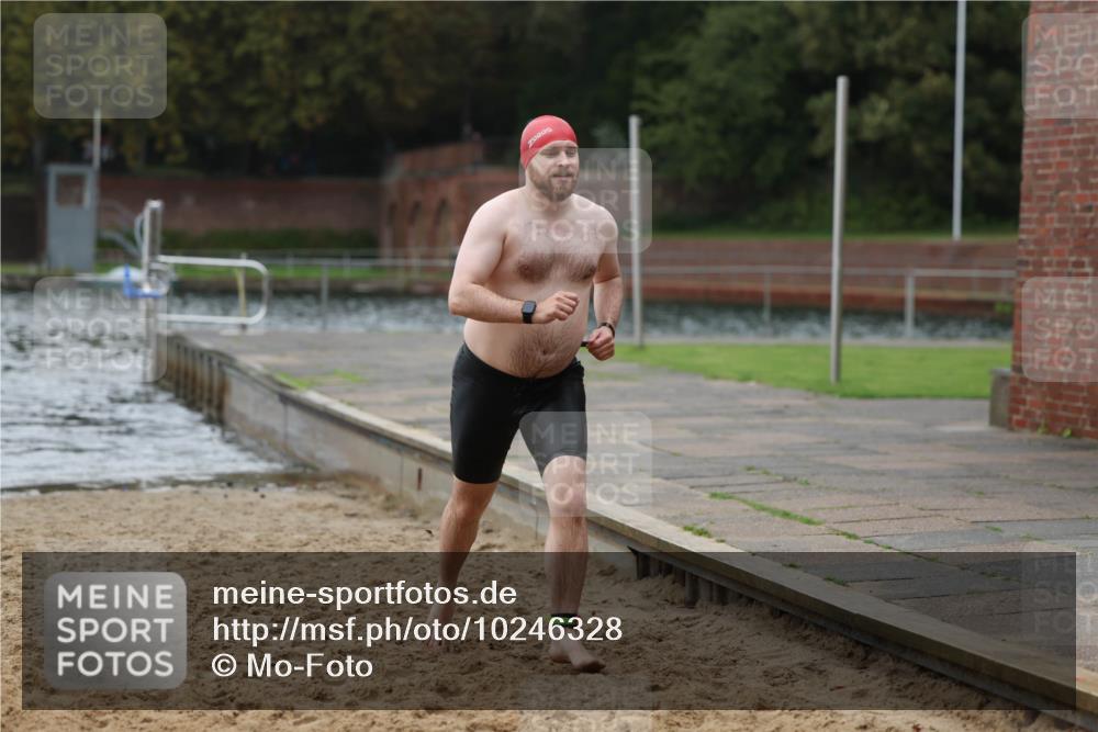 13.09.2026 - Stadtparktriathlon Mo-Foto http://msf.ph/oto/10246328 13.09.2026 12:36:03 Schwimmen 1230 meine-sportfotos.de