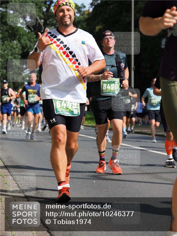 13.09.2026 - 21. swb-Marathon Bremen TobiasT http://msf.ph/oto/10246377 13.09.2026 12:01:11 Laufen 8490, 21, 26 meine-sportfotos.de