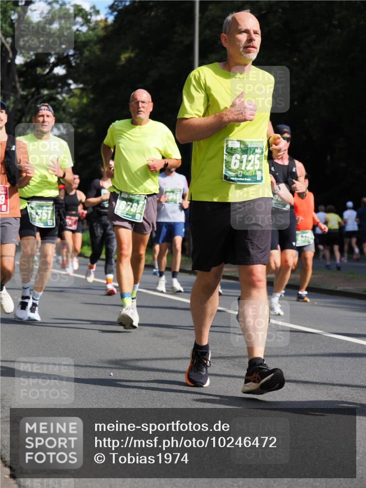 13.09.2026 - 21. swb-Marathon Bremen TobiasT http://msf.ph/oto/10246472 13.09.2026 12:01:37 Laufen 357, 6125, 21, 26 meine-sportfotos.de