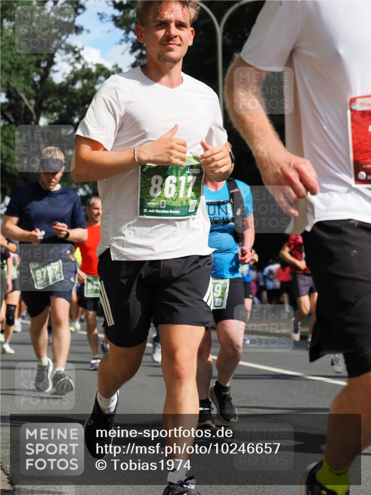 13.09.2026 - 21. swb-Marathon Bremen TobiasT http://msf.ph/oto/10246657 13.09.2026 12:02:29 Laufen 8617, 21, 40, 2026 meine-sportfotos.de