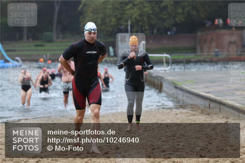 13.09.2026 - Stadtparktriathlon Mo-Foto http://msf.ph/oto/10246940 13.09.2026 12:52:30 Schwimmen 1322, 1324, 1333, 1339, 1340, 1343, 1350, 1357, 1362, 1379, 1385, 1397, 1404, 1418 meine-sportfotos.de