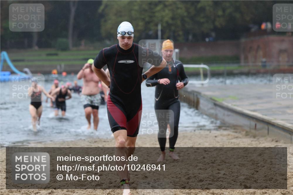 13.09.2026 - Stadtparktriathlon Mo-Foto http://msf.ph/oto/10246941 13.09.2026 12:52:31 Schwimmen 1322, 1323, 1324, 1333, 1339, 1340, 1343, 1350, 1357, 1362, 1379, 1385, 1397, 1418 meine-sportfotos.de