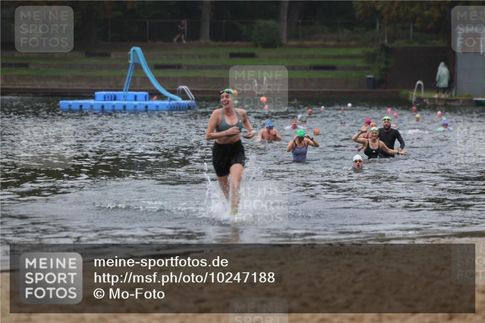 13.09.2026 - Stadtparktriathlon Mo-Foto http://msf.ph/oto/10247188 13.09.2026 12:53:32 Schwimmen 1351, 1356, 1370 meine-sportfotos.de