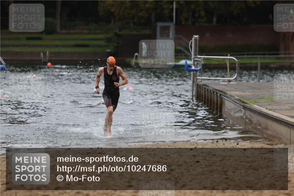 13.09.2026 - Stadtparktriathlon Mo-Foto http://msf.ph/oto/10247686 13.09.2026 13:09:35 Schwimmen 1460, 1473 meine-sportfotos.de