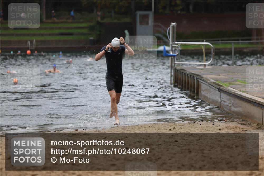 13.09.2026 - Stadtparktriathlon Mo-Foto http://msf.ph/oto/10248067 13.09.2026 13:11:38 Schwimmen 1475, 1477 meine-sportfotos.de
