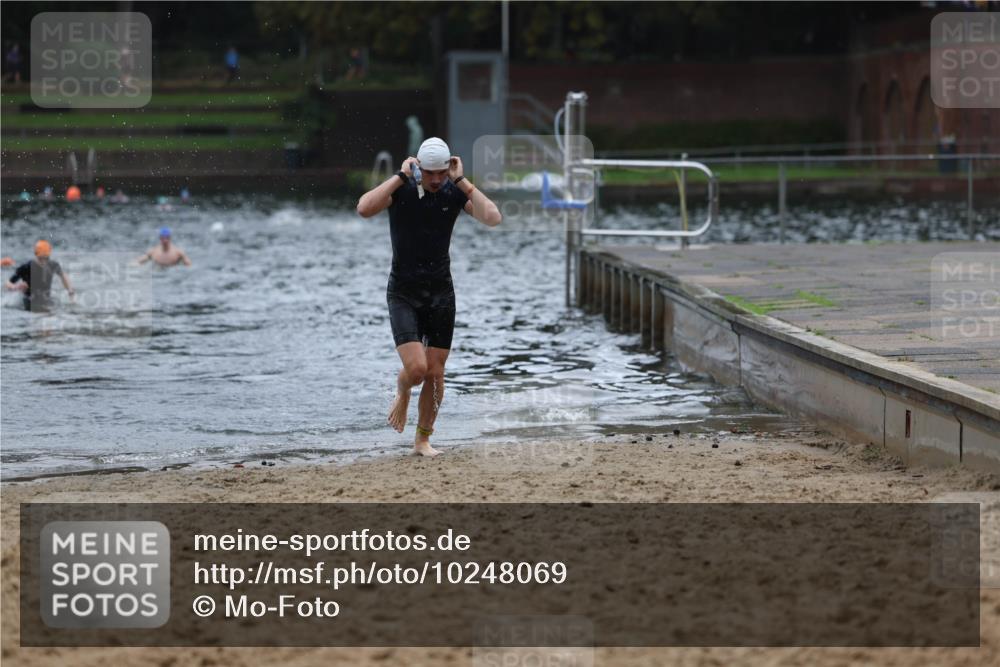 13.09.2026 - Stadtparktriathlon Mo-Foto http://msf.ph/oto/10248069 13.09.2026 13:11:39 Schwimmen 1475, 1477 meine-sportfotos.de
