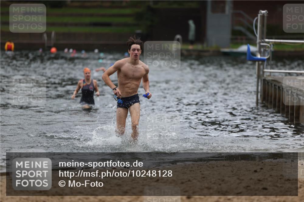13.09.2026 - Stadtparktriathlon Mo-Foto http://msf.ph/oto/10248128 13.09.2026 13:11:59 Schwimmen 1467, 1472 meine-sportfotos.de