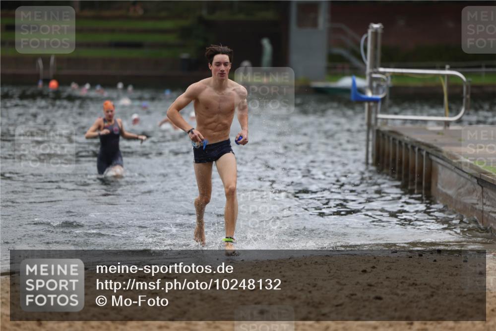 13.09.2026 - Stadtparktriathlon Mo-Foto http://msf.ph/oto/10248132 13.09.2026 13:11:59 Schwimmen 1467, 1472 meine-sportfotos.de