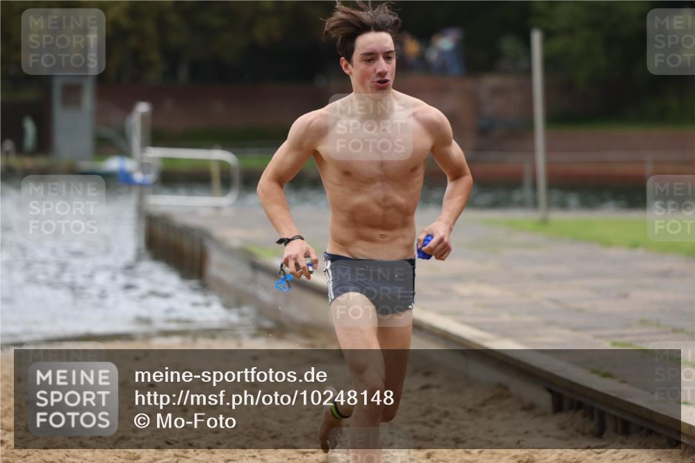 13.09.2026 - Stadtparktriathlon Mo-Foto http://msf.ph/oto/10248148 13.09.2026 13:12:03 Schwimmen 1467, 1472 meine-sportfotos.de