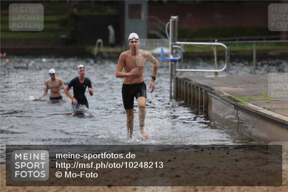 13.09.2026 - Stadtparktriathlon Mo-Foto http://msf.ph/oto/10248213 13.09.2026 13:12:27 Schwimmen 1456, 1468, 1471 meine-sportfotos.de