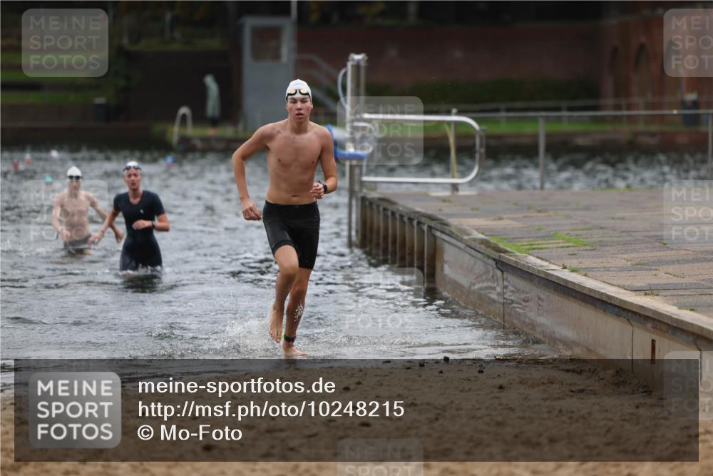 13.09.2026 - Stadtparktriathlon Mo-Foto http://msf.ph/oto/10248215 13.09.2026 13:12:27 Schwimmen 1456, 1468, 1471 meine-sportfotos.de
