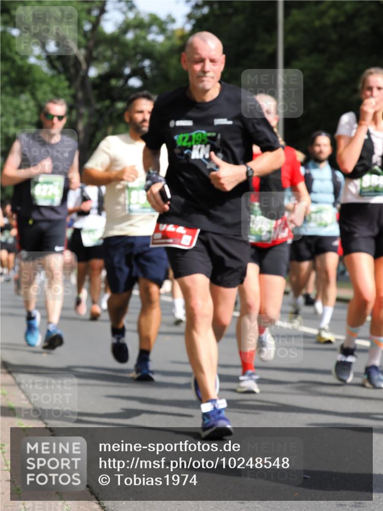 13.09.2026 - 21. swb-Marathon Bremen TobiasT http://msf.ph/oto/10248548 13.09.2026 12:12:33 Laufen 12, 19 meine-sportfotos.de