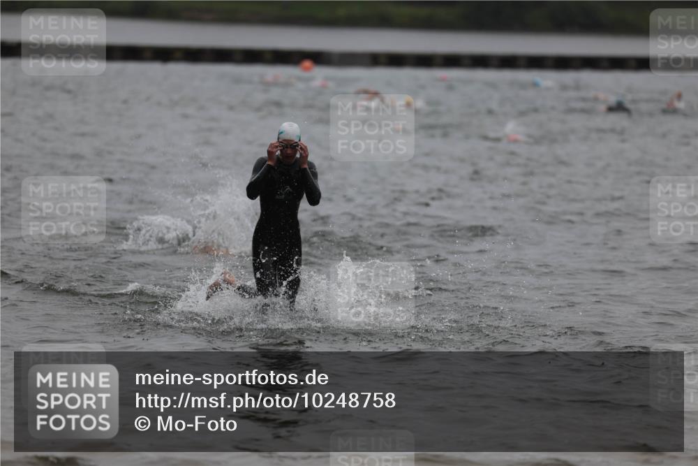 13.09.2026 - Stadtparktriathlon Mo-Foto http://msf.ph/oto/10248758 13.09.2026 13:16:23 Schwimmen 1505, 1506 meine-sportfotos.de