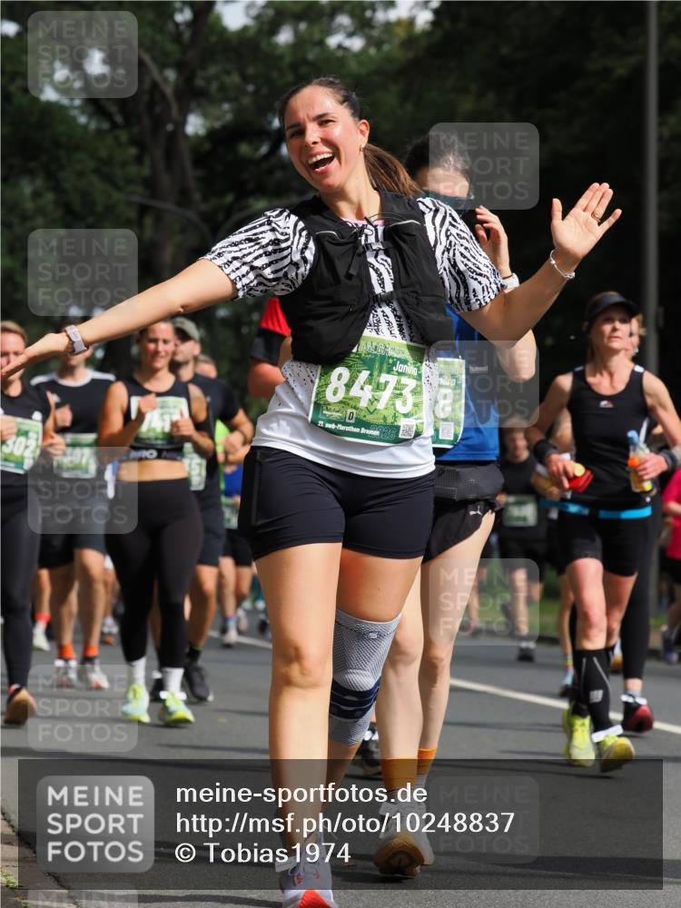 13.09.2026 - 21. swb-Marathon Bremen TobiasT http://msf.ph/oto/10248837 13.09.2026 12:15:21 Laufen 302, 8473, 8, 21, 26 meine-sportfotos.de