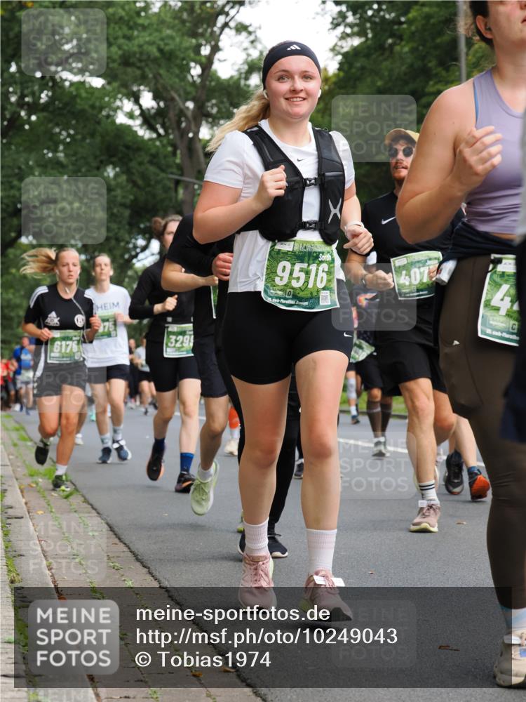 13.09.2026 - 21. swb-Marathon Bremen TobiasT http://msf.ph/oto/10249043 13.09.2026 12:16:57 Laufen 6176, 329, 9516, 28, 407, 21 meine-sportfotos.de