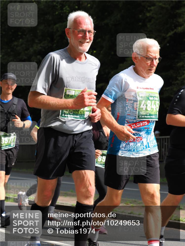 13.09.2026 - 21. swb-Marathon Bremen TobiasT http://msf.ph/oto/10249653 13.09.2026 12:21:26 Laufen 957, 860, 2026, 21, 4845, 21, 21, 0975, 95, 868 meine-sportfotos.de