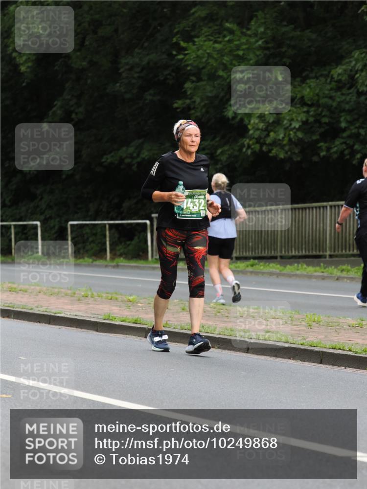13.09.2026 - 21. swb-Marathon Bremen TobiasT http://msf.ph/oto/10249868 13.09.2026 12:22:44 Laufen 1432 meine-sportfotos.de
