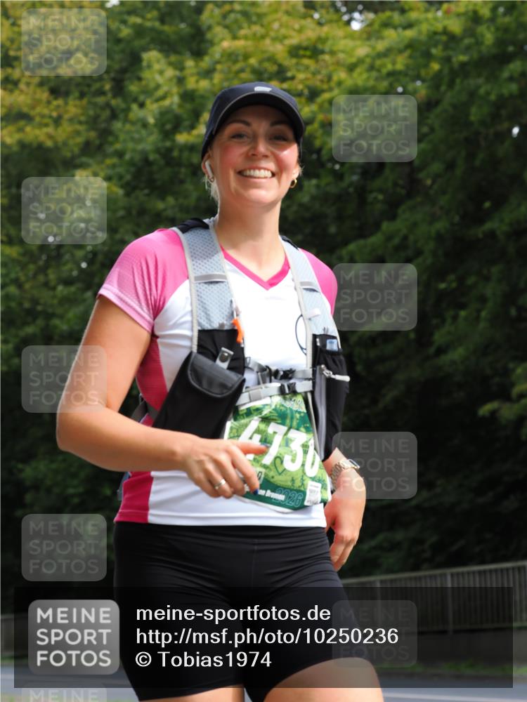 13.09.2026 - 21. swb-Marathon Bremen TobiasT http://msf.ph/oto/10250236 13.09.2026 12:26:18 Laufen 736 meine-sportfotos.de