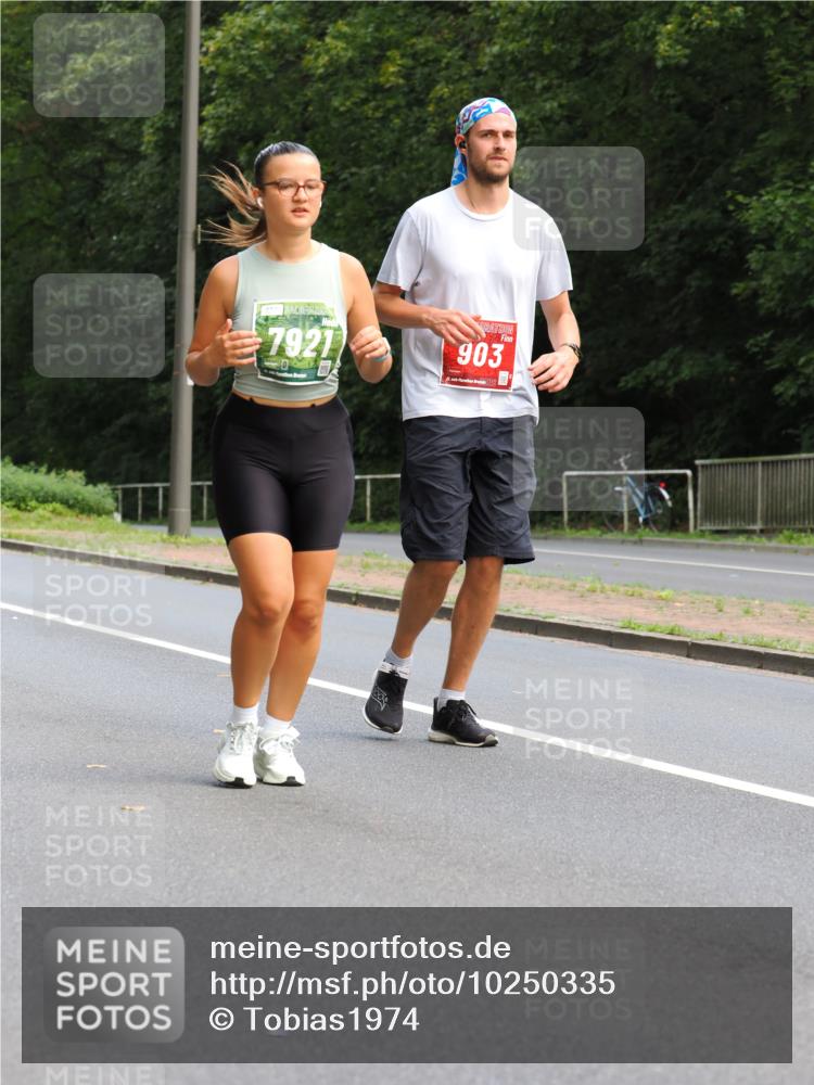 13.09.2026 - 21. swb-Marathon Bremen TobiasT http://msf.ph/oto/10250335 13.09.2026 12:27:09 Laufen 7921, 903 meine-sportfotos.de