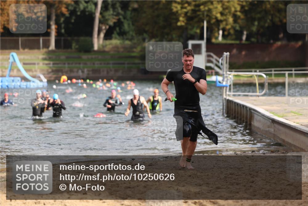 13.09.2026 - Stadtparktriathlon Mo-Foto http://msf.ph/oto/10250626 13.09.2026 11:30:27 Schwimmen 891, 897, 927 meine-sportfotos.de