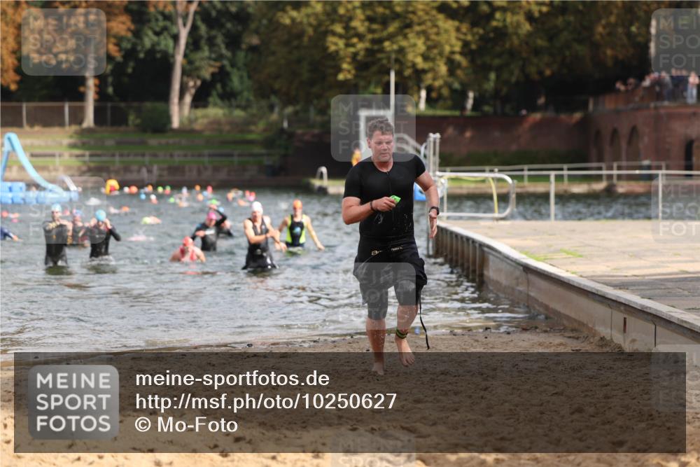 13.09.2026 - Stadtparktriathlon Mo-Foto http://msf.ph/oto/10250627 13.09.2026 11:30:27 Schwimmen 891, 897, 927 meine-sportfotos.de