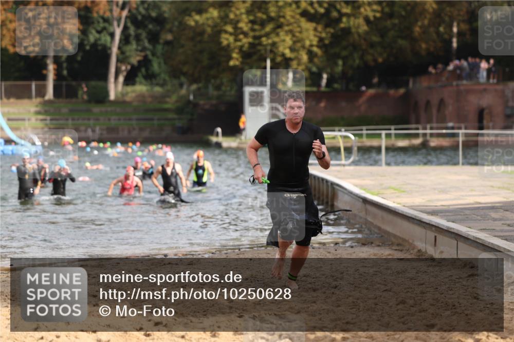 13.09.2026 - Stadtparktriathlon Mo-Foto http://msf.ph/oto/10250628 13.09.2026 11:30:28 Schwimmen 891, 897, 924, 927 meine-sportfotos.de