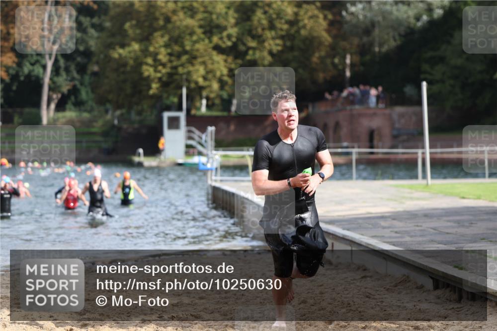 13.09.2026 - Stadtparktriathlon Mo-Foto http://msf.ph/oto/10250630 13.09.2026 11:30:29 Schwimmen 891, 897, 924, 927 meine-sportfotos.de