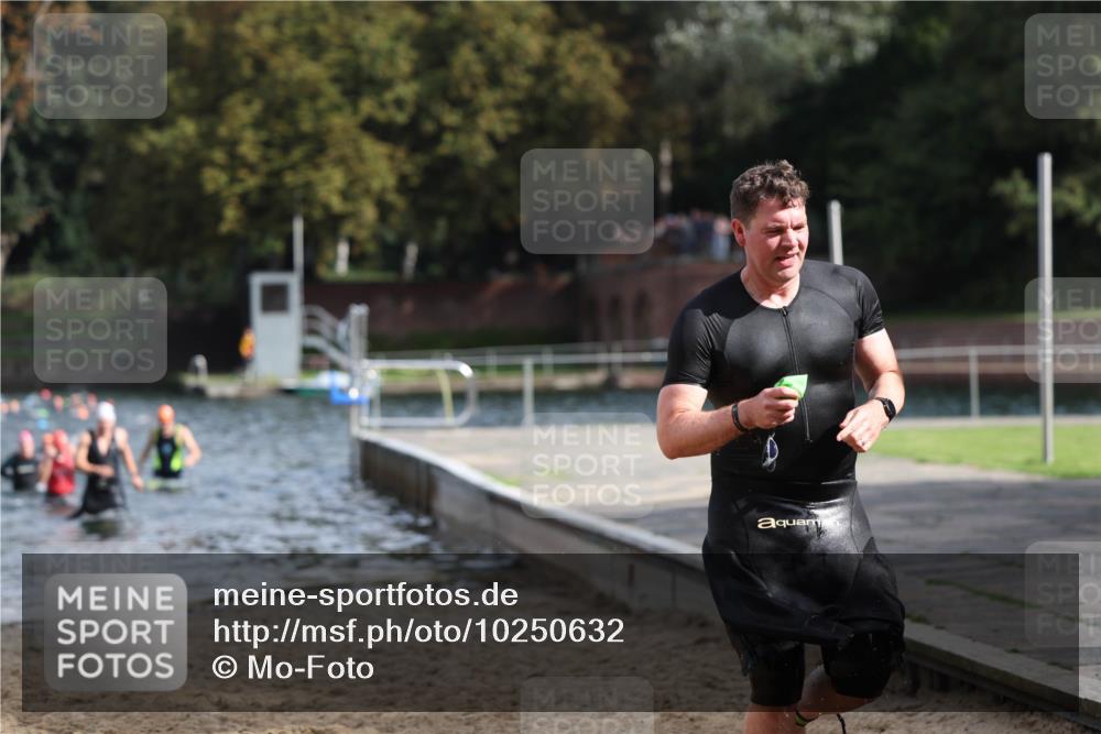 13.09.2026 - Stadtparktriathlon Mo-Foto http://msf.ph/oto/10250632 13.09.2026 11:30:29 Schwimmen 891, 897, 924, 927 meine-sportfotos.de