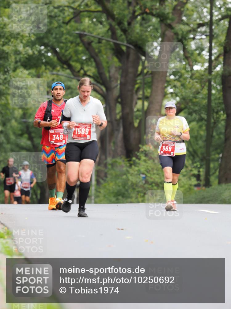 13.09.2026 - 21. swb-Marathon Bremen TobiasT http://msf.ph/oto/10250692 13.09.2026 12:34:02 Laufen 348, 1589, 669 meine-sportfotos.de