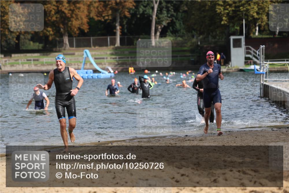 13.09.2026 - Stadtparktriathlon Mo-Foto http://msf.ph/oto/10250726 13.09.2026 11:31:03 Schwimmen 830, 867, 893, 914, 926 meine-sportfotos.de