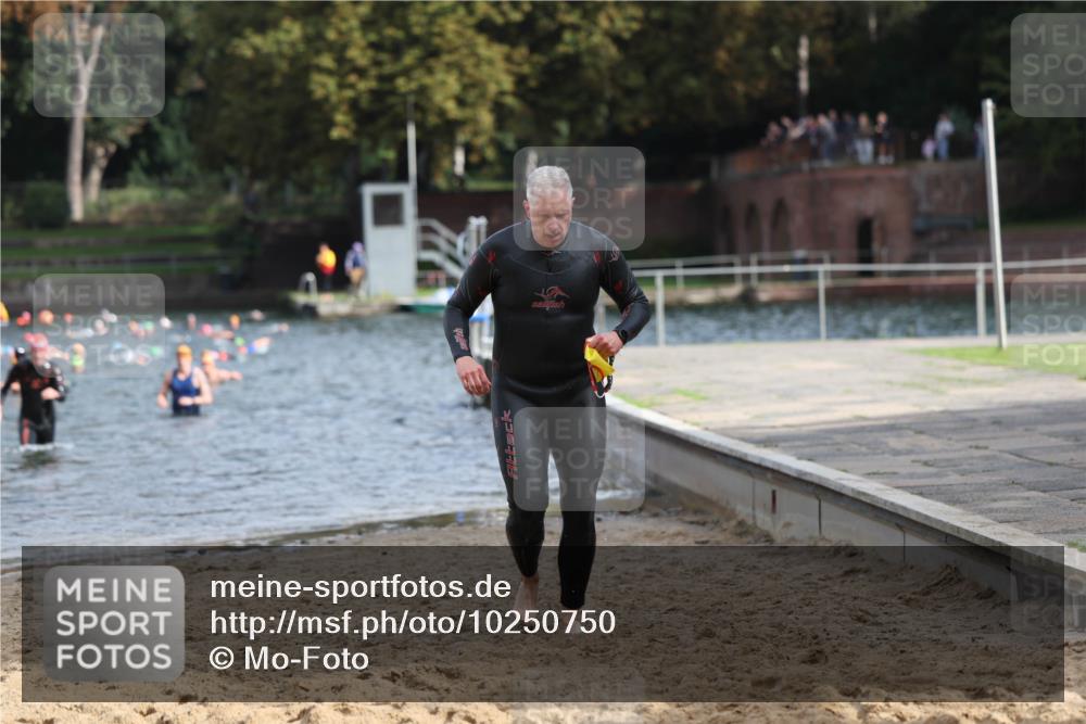13.09.2026 - Stadtparktriathlon Mo-Foto http://msf.ph/oto/10250750 13.09.2026 11:31:08 Schwimmen 830, 867, 892, 893, 926 meine-sportfotos.de