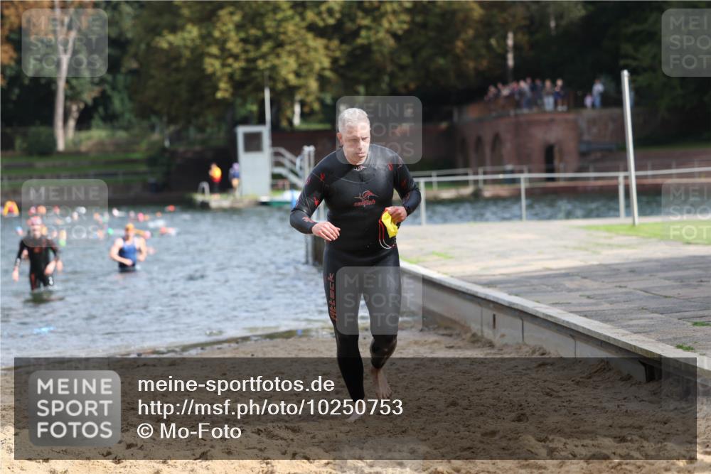 13.09.2026 - Stadtparktriathlon Mo-Foto http://msf.ph/oto/10250753 13.09.2026 11:31:08 Schwimmen 830, 867, 892, 893, 926 meine-sportfotos.de