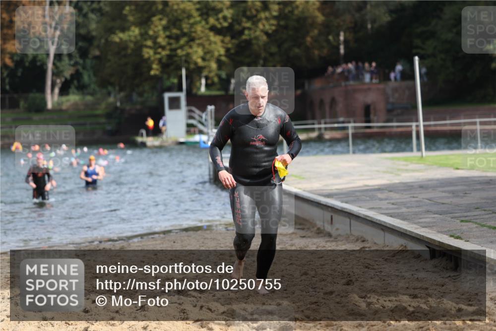 13.09.2026 - Stadtparktriathlon Mo-Foto http://msf.ph/oto/10250755 13.09.2026 11:31:09 Schwimmen 830, 867, 892, 893, 926, 963 meine-sportfotos.de