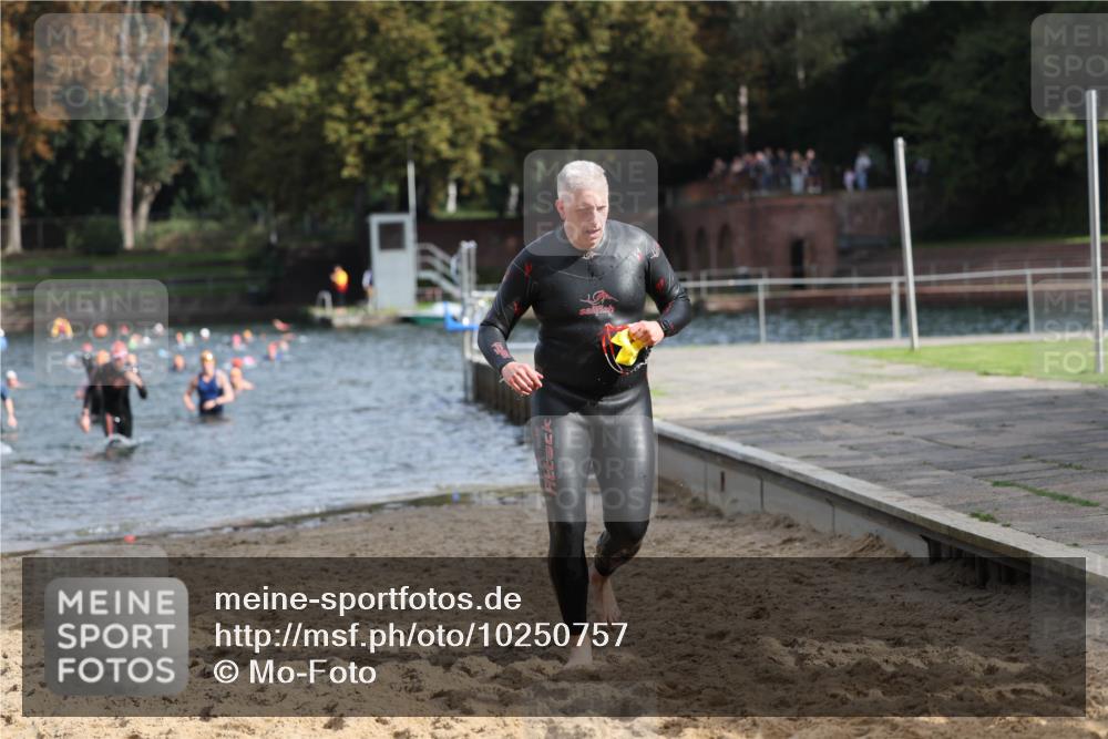 13.09.2026 - Stadtparktriathlon Mo-Foto http://msf.ph/oto/10250757 13.09.2026 11:31:09 Schwimmen 830, 867, 892, 893, 926, 963 meine-sportfotos.de