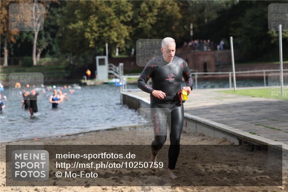 13.09.2026 - Stadtparktriathlon Mo-Foto http://msf.ph/oto/10250759 13.09.2026 11:31:09 Schwimmen 830, 867, 892, 893, 926, 963 meine-sportfotos.de