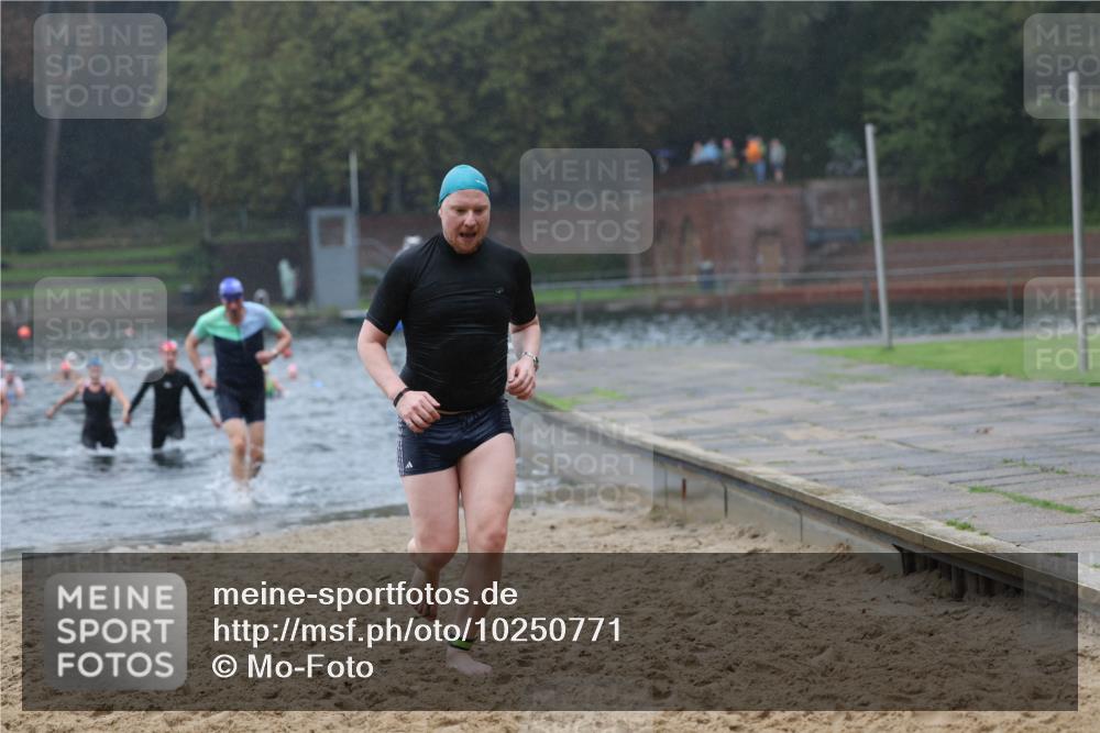 13.09.2026 - Stadtparktriathlon Mo-Foto http://msf.ph/oto/10250771 13.09.2026 12:54:12 Schwimmen 1326, 1384, 1387, 1388, 1402, 1410, 1414 meine-sportfotos.de